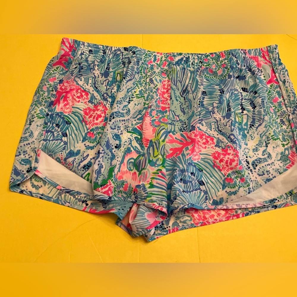 Lilly Pulitzer Luxletic Ocean Trail Shorts sz XL